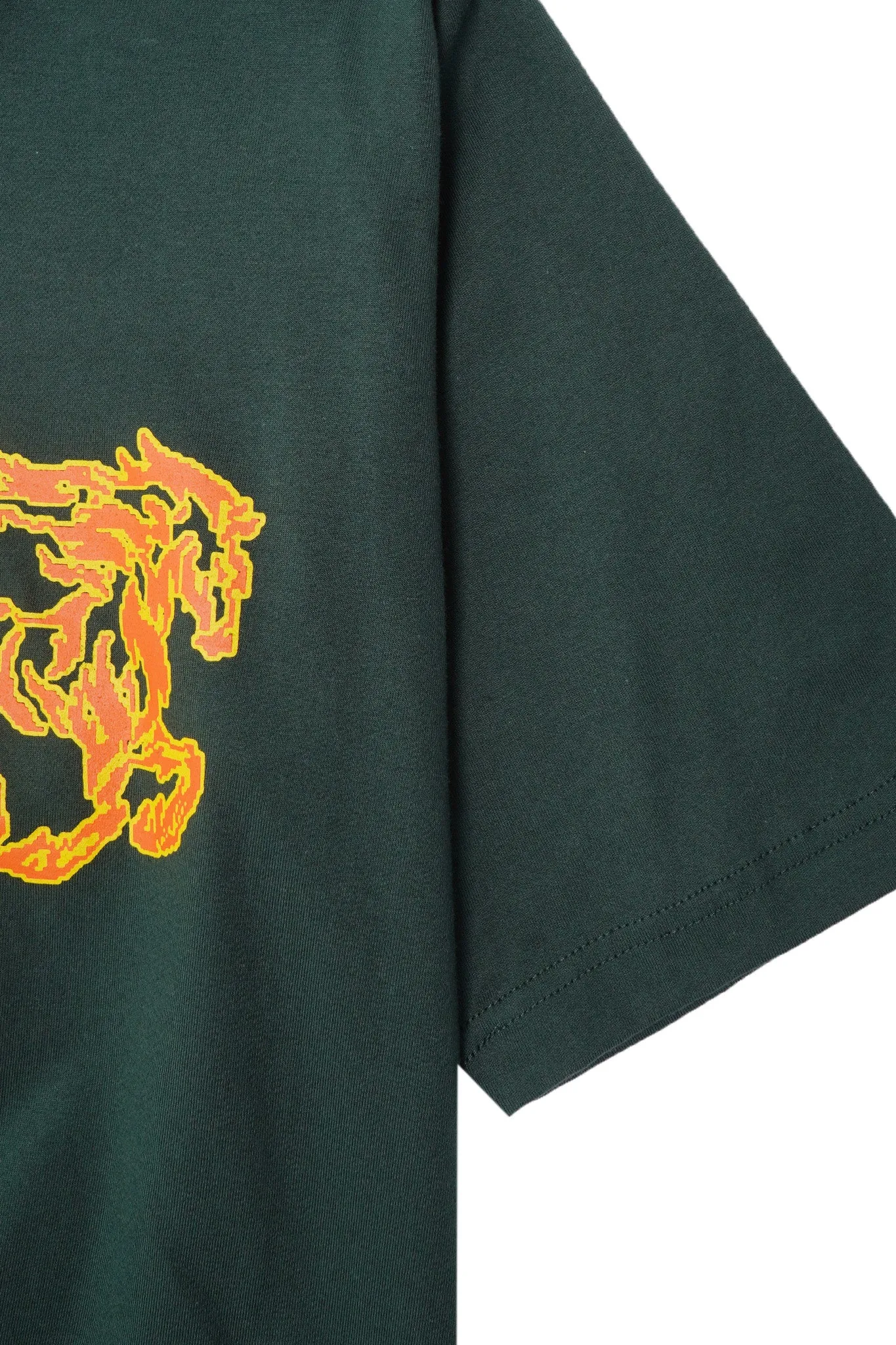 BURNING STALLION TEE IN HUNTER GREEN