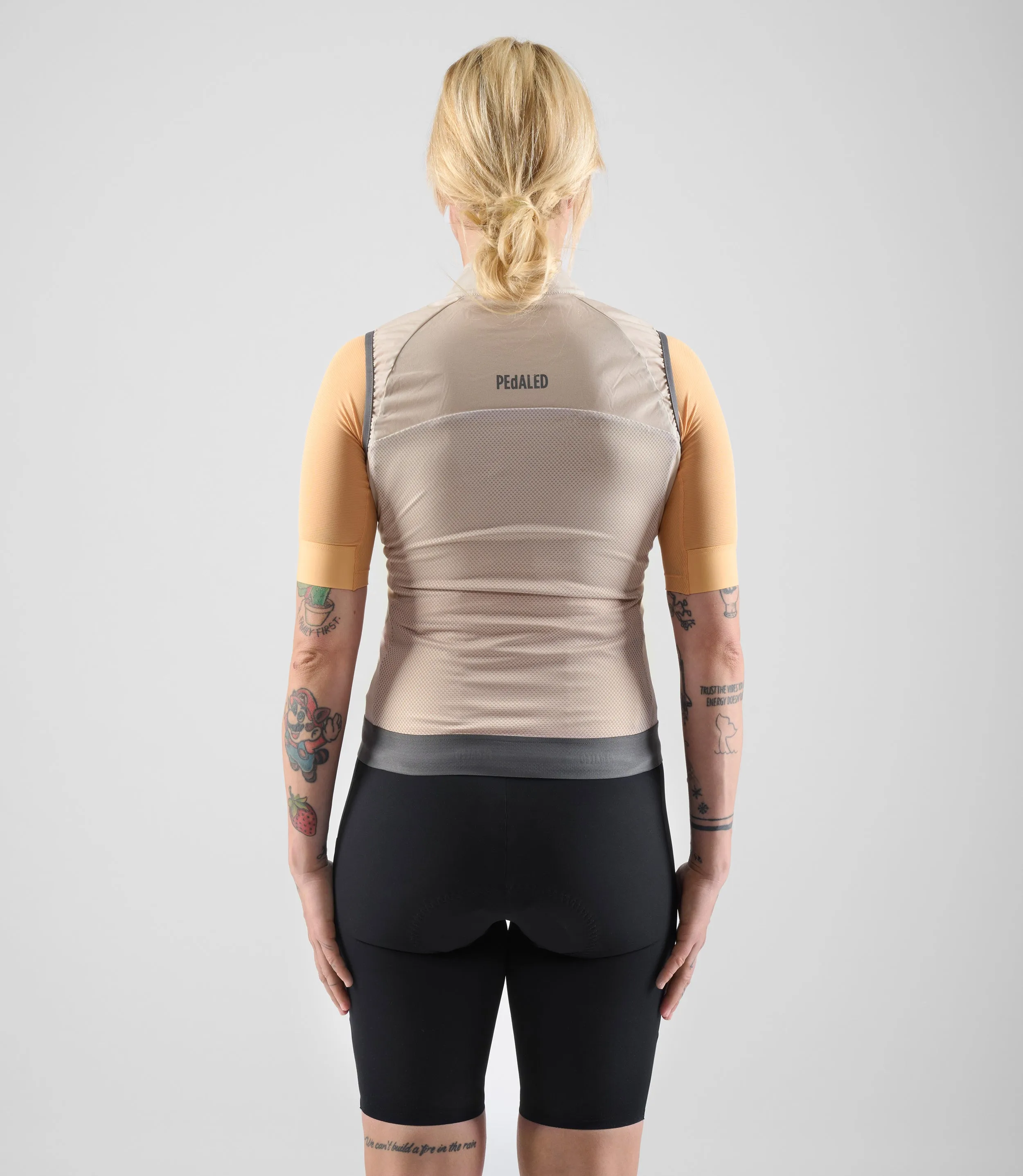 PEdALED Element Women's Airtastic Windproof Vest Beige