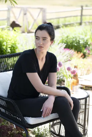 Restless lounger t-shirt with shelf bra in black