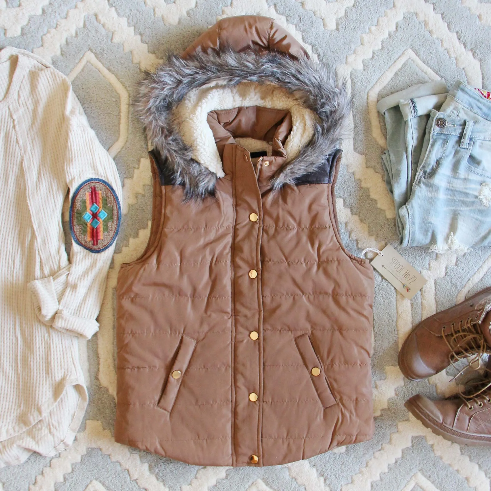 Suncadia Hooded Vest in Camel